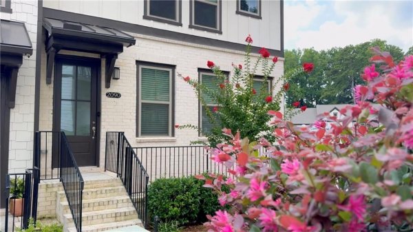 2090 Emmet Park Ln #425 Decatur, GA 30033