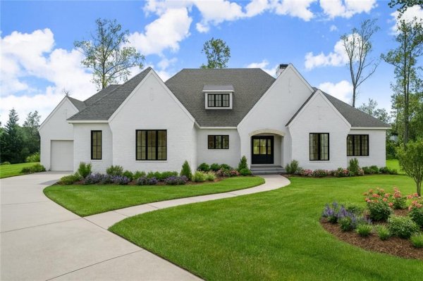 5071 Kings Close Alpharetta, GA 30004 5071 Kings Close Alpharetta, GA 30004