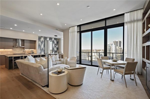 2425 Peachtree Rd #1802 Atlanta, GA 30305