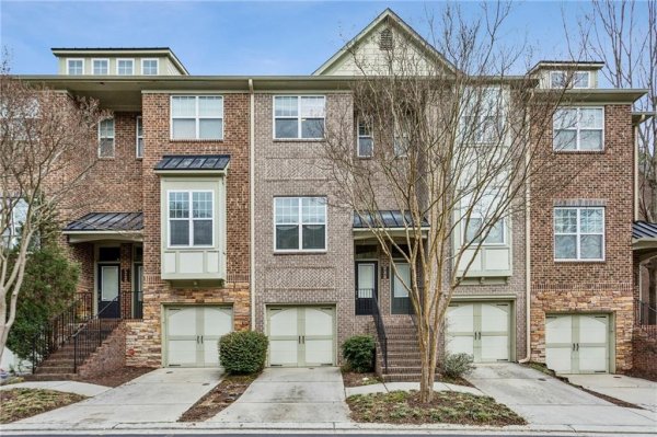 1972 Cobblestone Cir Atlanta, GA 30319