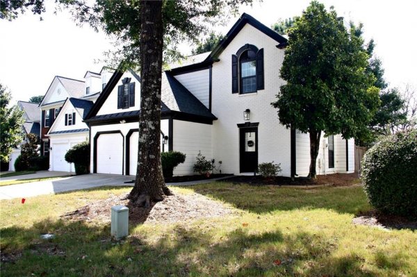 2587 Alvecot Cir Atlanta, GA 30339