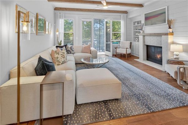 1956 Skyfall Cir Atlanta, GA 30319