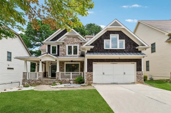 2621 Vlg Chase Dr Duluth, GA 30096