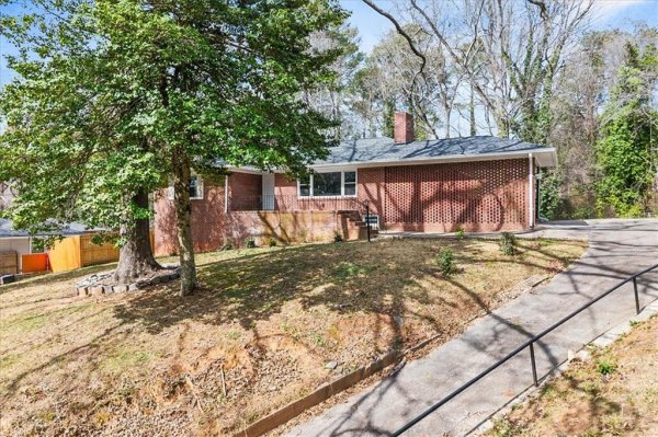 2763 Baker Rdg Dr Atlanta, GA 30318