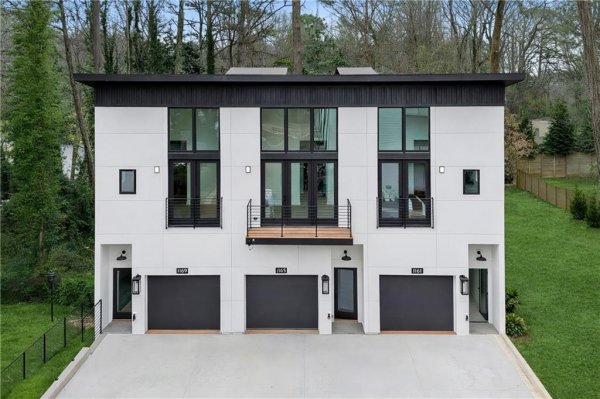 1161 Penny Ln Atlanta, GA 30329