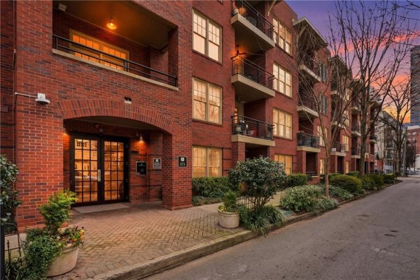 273 12th St #420 Atlanta, GA 30309