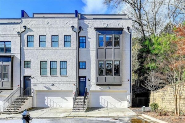 1808 Huntington Hls Ln Atlanta, GA 30309