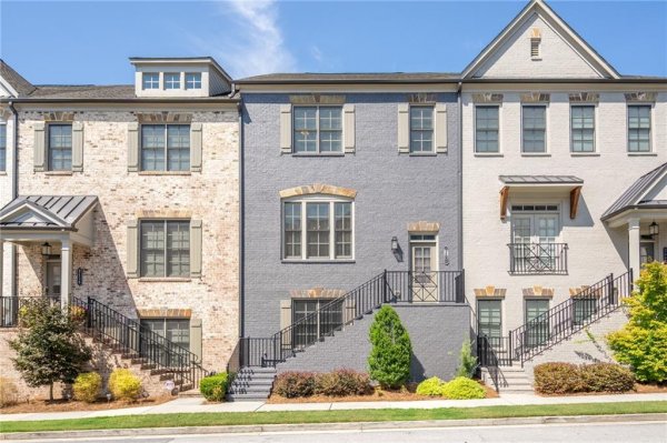 2440 Skyland Way Brookhaven, GA 30319